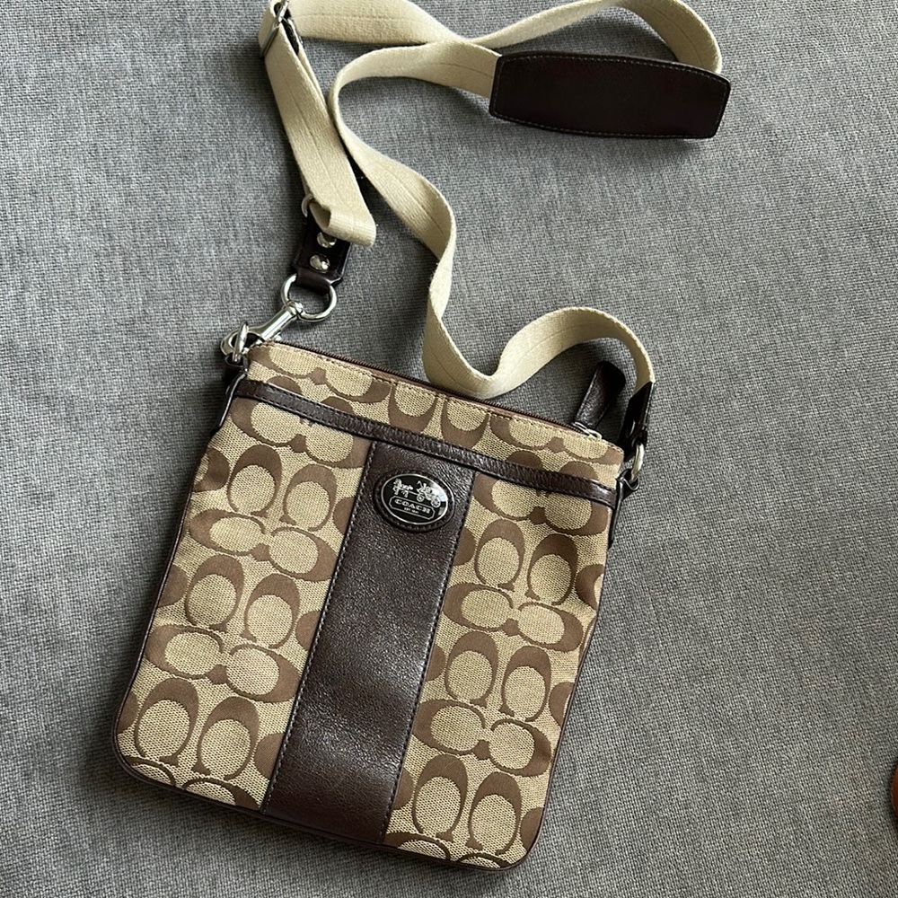 Classic Coach crossbody